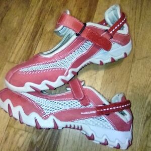 Mephisto Niro Mary Jane Red White Athletic Shoes  Sandals EUC